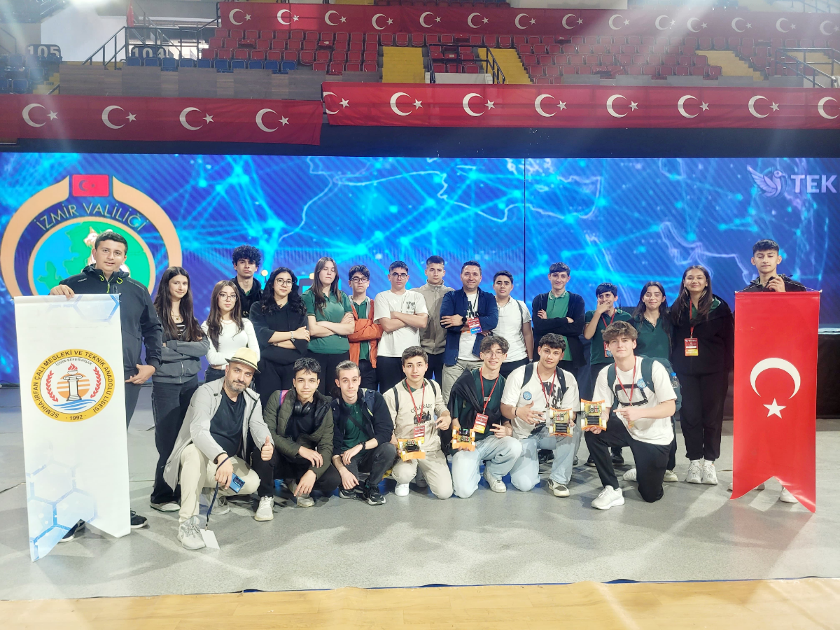 Semiha İrfan Çalı MTAL, İzmir Robot Yarışması’nda şampiyon oldu!
