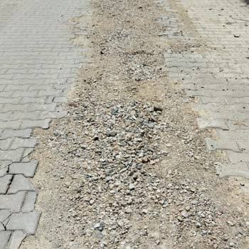 Sığacık’ta toz toprak şikâyeti: Altyapı çalışması bitti, yol kaldı