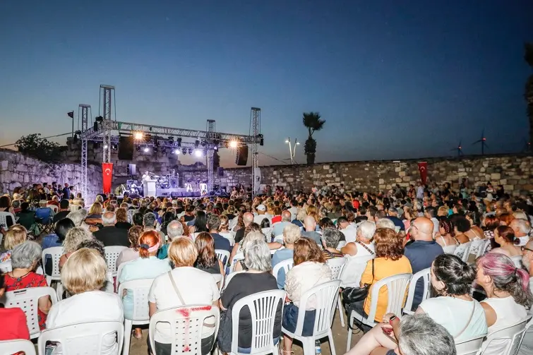 Sivas Katliamı 29. yılında unutulmadı; Suavi konseri surları aştı