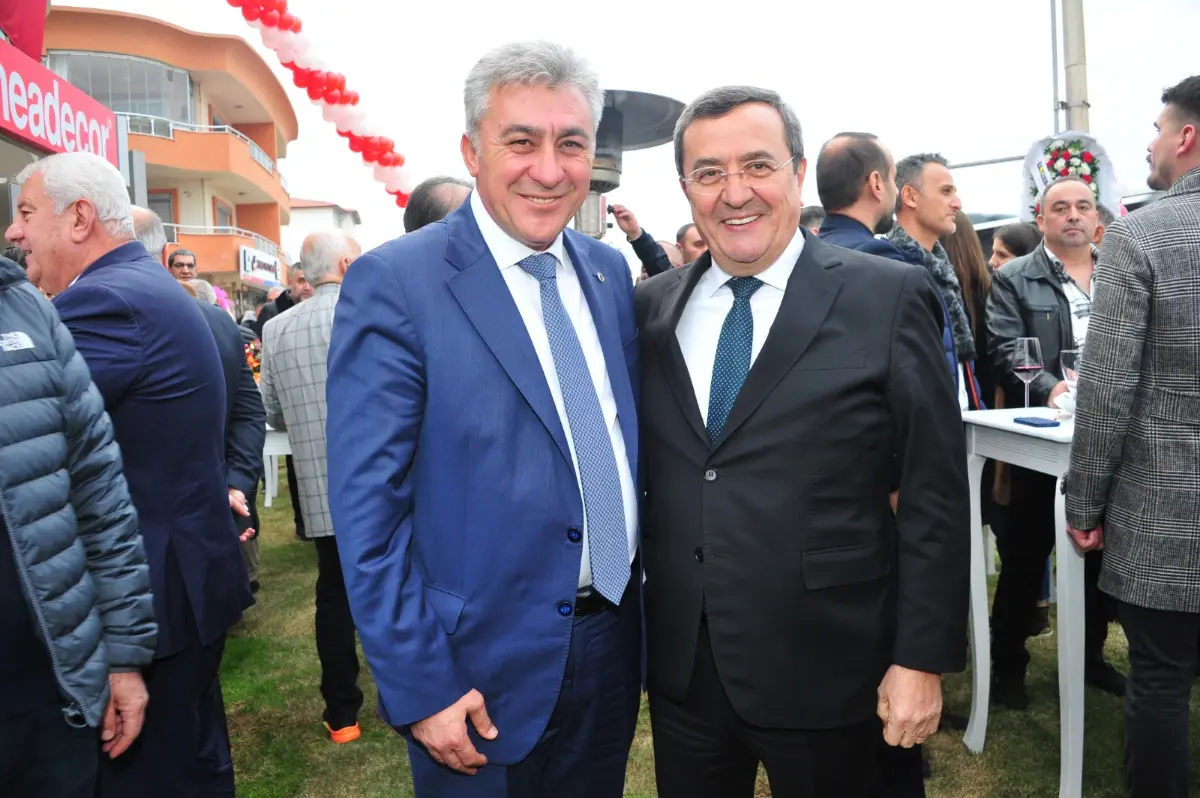 Siyaset ve iş dünyasını buluşturan açılış