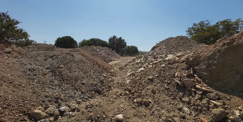 Tarım alanındaki hafriyat, mandalinaları öldürüyor