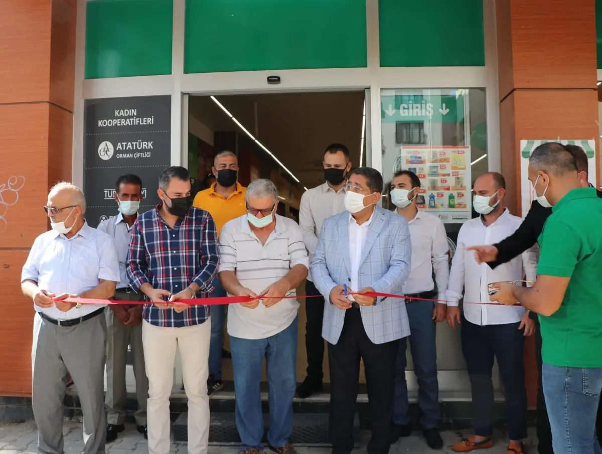 Tarım Kredi Kooperatif Market Seferihisar’a şube açtı