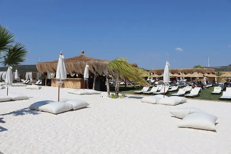 Tüccar Beach açıldı