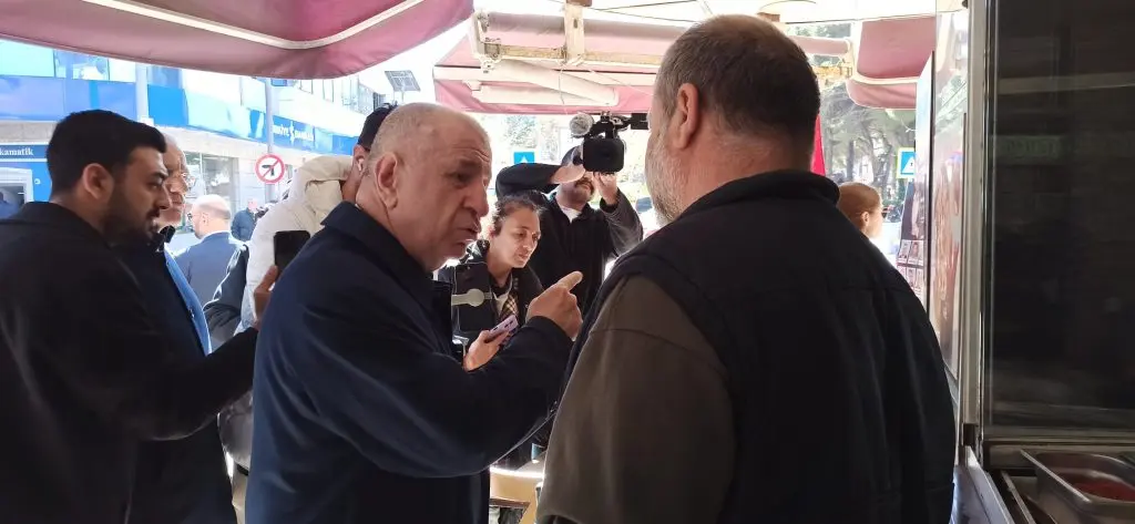 Ümit Özdağ Seferihisar’da coşkulu karşılandı