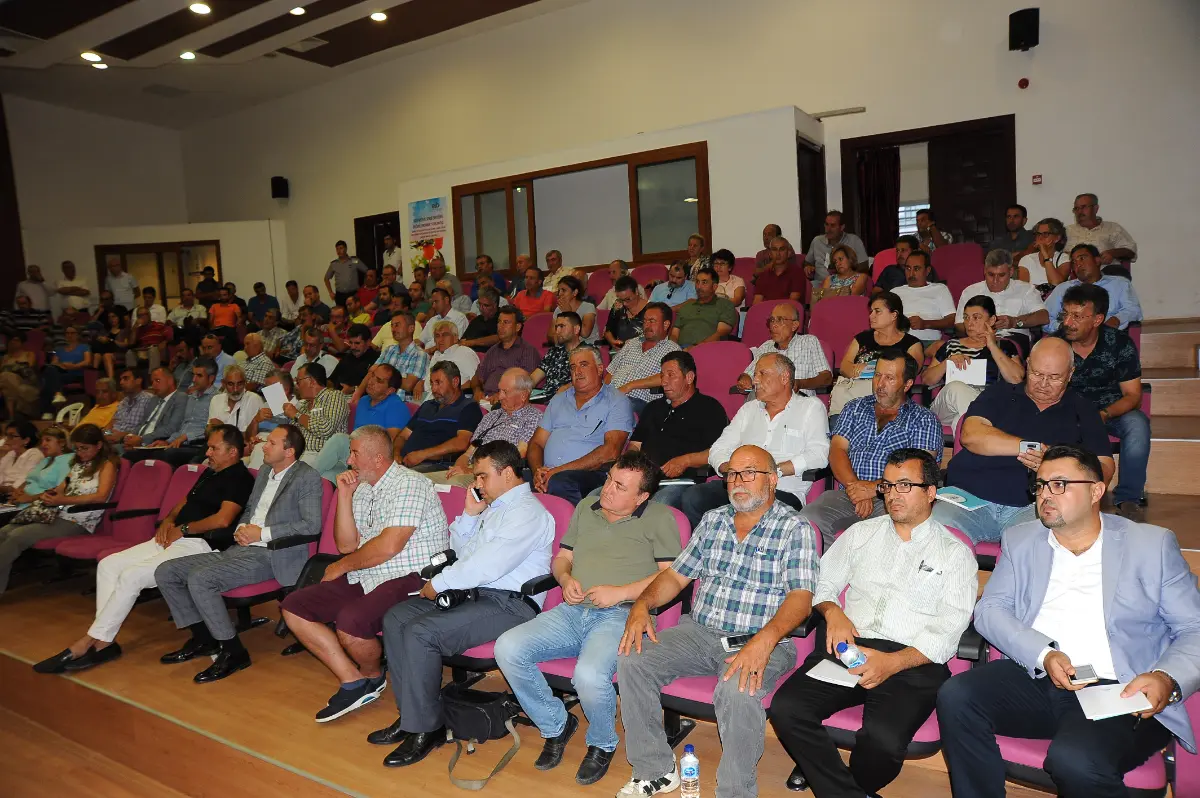 Yaş sebze ve meyve sektörü Seferihisar’da masaya yatırıldı.