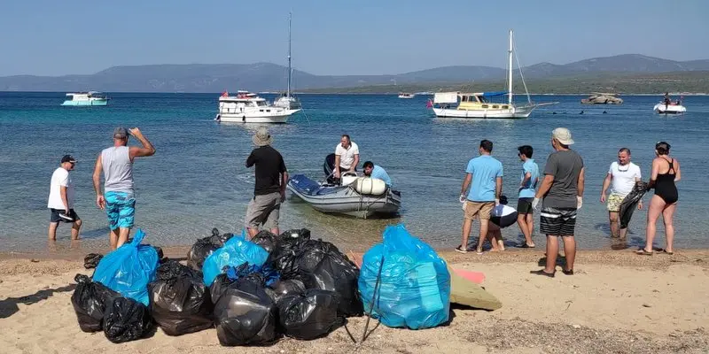 Seferihisarlı denizcilerden örnek davranış