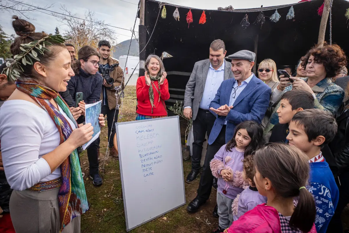 Zeytin ağaçları için zafer kutlaması
