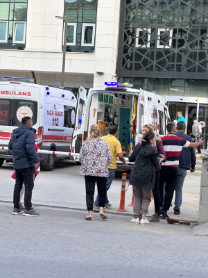 Adliyede bıçaklı yaralama!