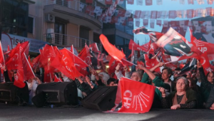 CHP Ürkmez Seçim Ofisi büyük katılımla açıldı