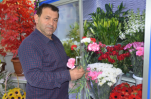 Dünya Kadınlar Günü için promosyonlu çiçek satışı