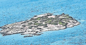 Eşek Adası’na ‘Girmek Yasaktır’ tabelası asan otelden açıklama