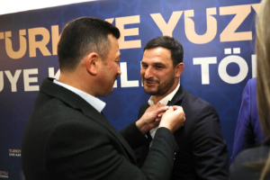 Gelecek partisi eski il Başkanı Cüneyt İşçilik Ak Parti’ye katıldı