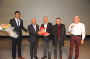 İzmir Türkiye’yi Değiştirebilir