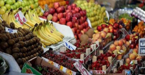 Karakayalar pazar yeri tezgahları kiralanıyor