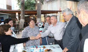 Kaymakam Resul Çelik, şehit ve gazi ailelerine iftar yemeği verdi.