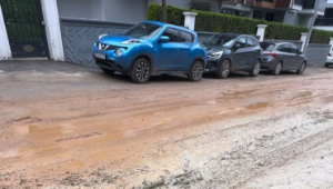Mahalleli çamur sorununa çözüm istiyor