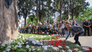 Özel, Zübeyde Hanım’ın mezarını ziyaret etti