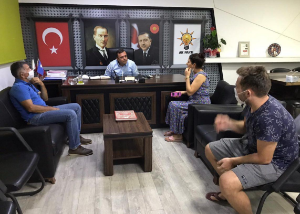 Seferihisar Ak Parti İlçe Başkanı Ahmet Aydın Seferihisarlı vatandaşlarla buluşuyor