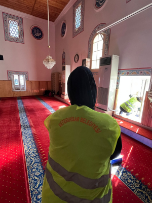 Seferihisar Belediyesi’nden ibadethanelere temizlik hizmeti