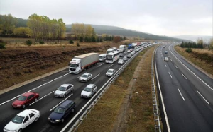 Seferihisar Kavşağı’nda yol çalışması yapılıyor
