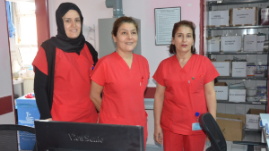 Kırmızı elbise gündem yarattı