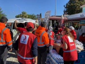 Seferihisar’da deprem sonrası dayanışma örneği