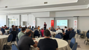 Seferihisar’da üreticilere akdeniz meyve sineği ile mücadele eğitimi