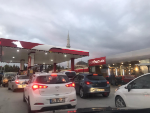 Seferihisar’da zam kuyruğu