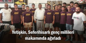 Seferihisar’ın gururu hentbolcular, Yetişkin’i ziyaret etti