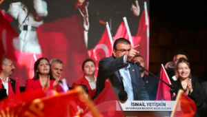 Sığacık’ta dev miting! Kocaoğlu’ndan Başkan Yetişkin’e destek
