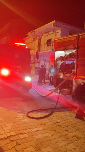 Turabiye mahallesinde meydana gelen yangın mahalle sakinlerini korkuttu
