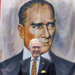 Uğur Dündar Sığacık’ta okurlarıyla buluşacak