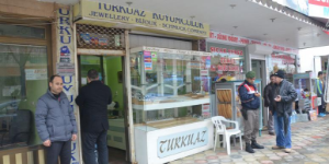 Ürkmez’de kuyumcu soygunu